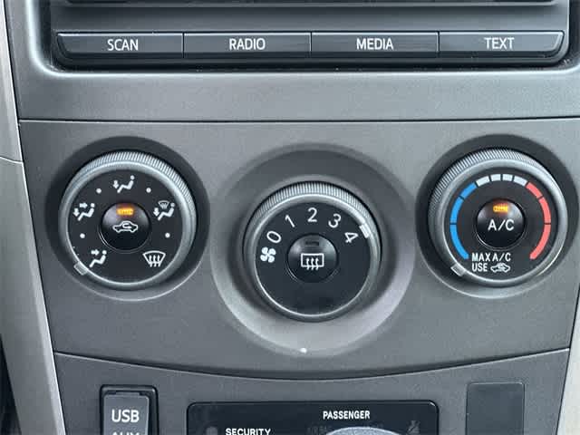 Thumbnail: 2012 Toyota Corolla - 10