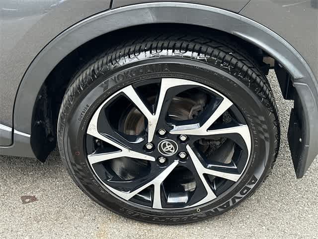 Thumbnail: 2018 Toyota C-HR - 5
