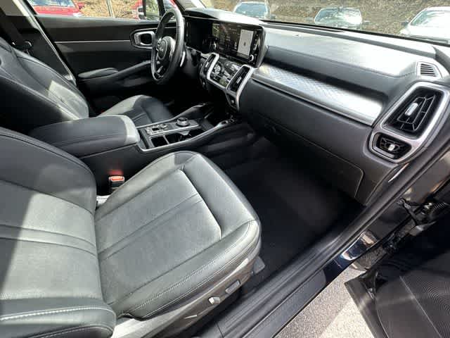 Thumbnail: 2023 Kia Sorento - 21