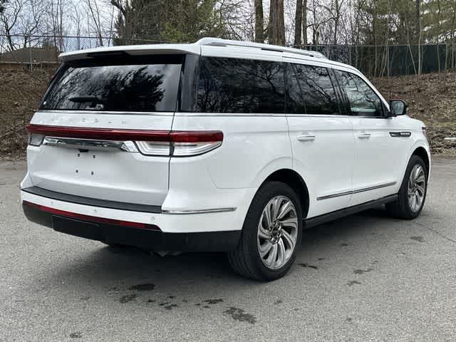 Thumbnail: 2024 Lincoln Navigator - 35