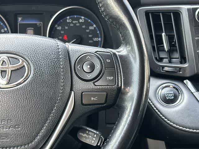 Thumbnail: 2018 Toyota RAV4 - 10