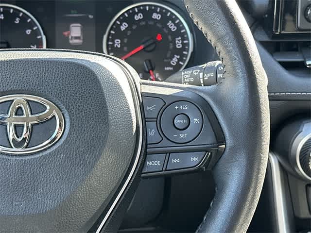 Thumbnail: 2021 Toyota RAV4 - 10