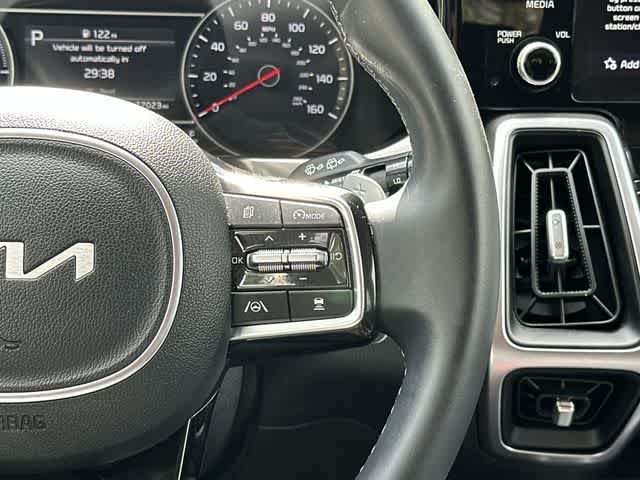 Thumbnail: 2023 Kia Sorento - 9
