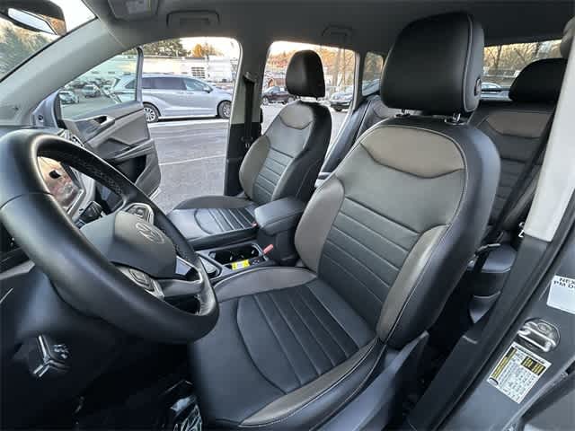 Thumbnail: 2022 Volkswagen Taos - 17