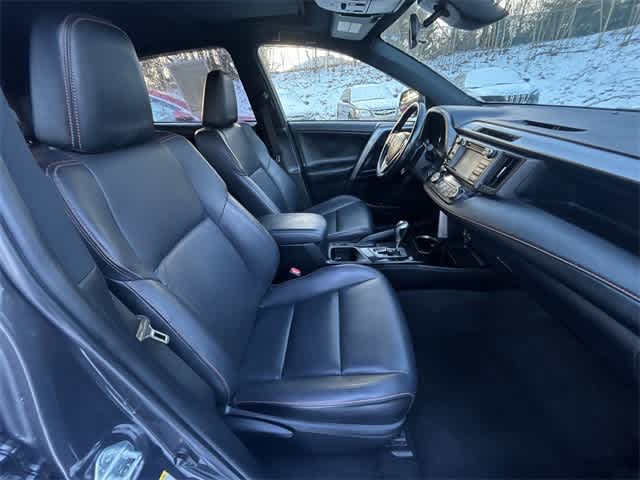 Thumbnail: 2018 Toyota RAV4 - 21