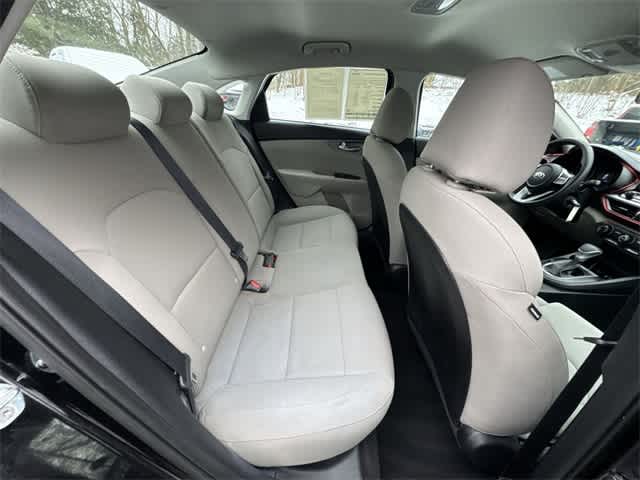 Thumbnail: 2021 Kia Forte - 22