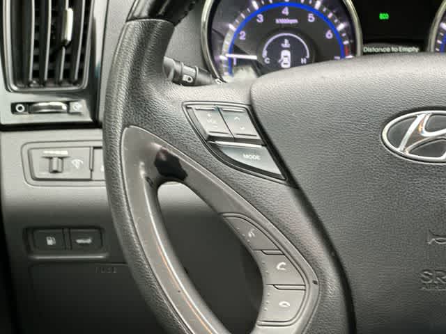 Thumbnail: 2012 Hyundai Sonata - 9