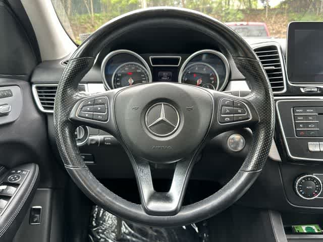 Thumbnail: 2016 Mercedes-Benz GLE - 8