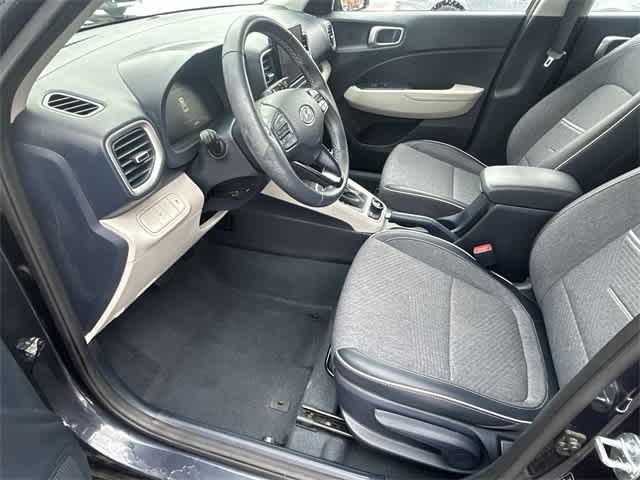 Thumbnail: 2023 Hyundai Venue - 15