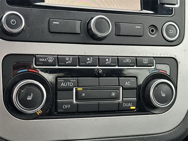 Thumbnail: 2012 Volkswagen Eos - 14