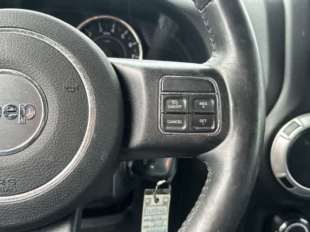 Thumbnail: 2016 Jeep Wrangler - 9