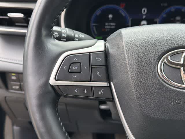 Thumbnail: 2023 Toyota Highlander - 9