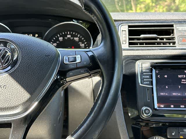 Thumbnail: 2017 Volkswagen Jetta - 8