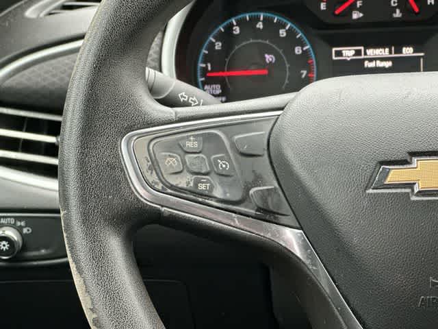 Thumbnail: 2017 Chevrolet Malibu - 8