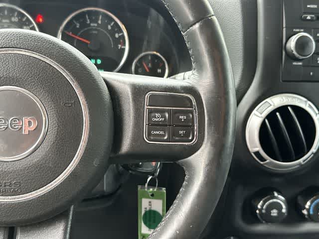 Thumbnail: 2016 Jeep Wrangler - 9