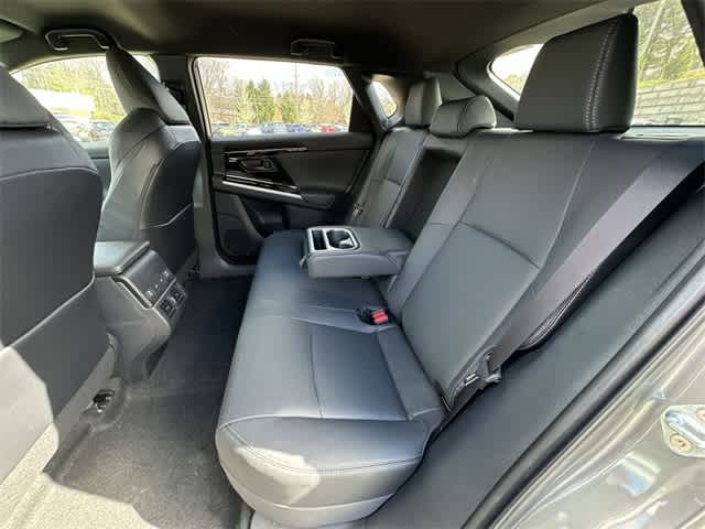 2025 Subaru Solterra Limited 18