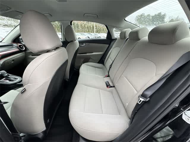 Thumbnail: 2021 Kia Forte - 17