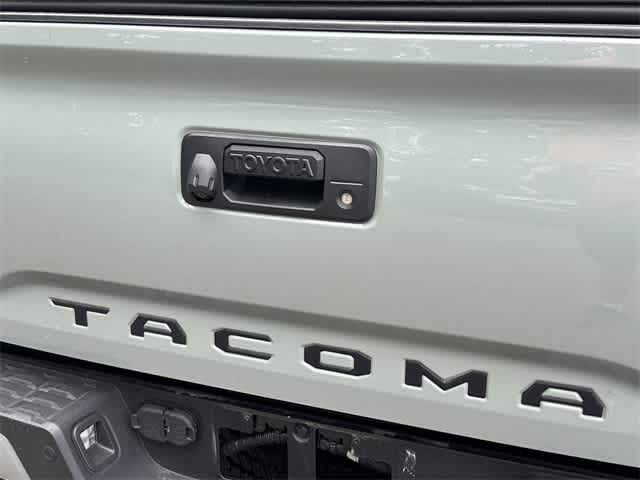 Thumbnail: 2021 Toyota Tacoma - 19