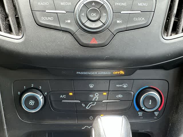 Thumbnail: 2016 Ford Focus - 11