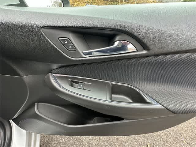 Thumbnail: 2017 Chevrolet Cruze - 20