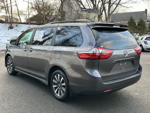 Thumbnail: 2020 Toyota Sienna - 29