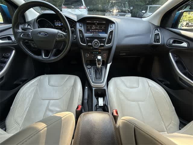 Thumbnail: 2015 Ford Focus - 17