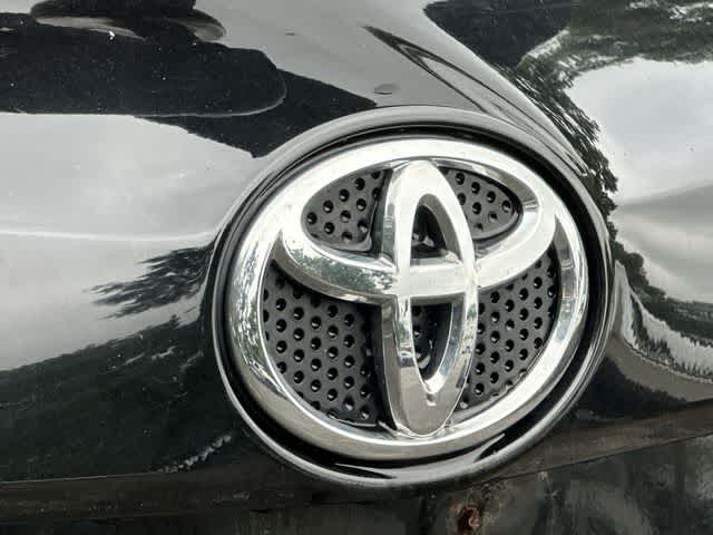 Thumbnail: 2017 Toyota RAV4 - 19