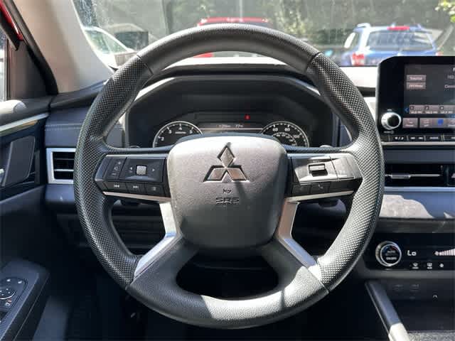 Thumbnail: 2022 Mitsubishi Outlander - 6