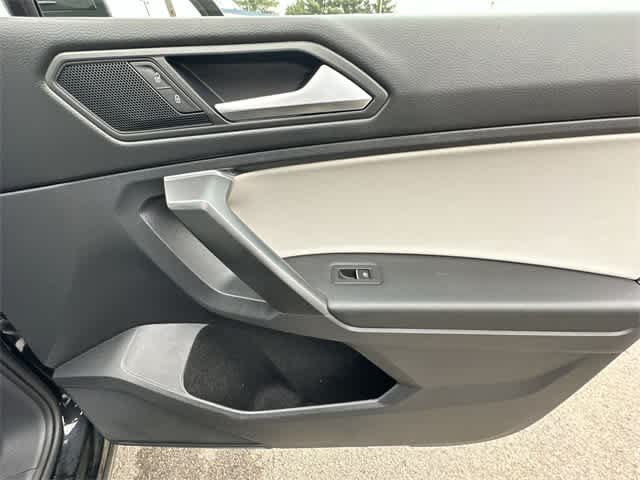 Thumbnail: 2021 Volkswagen Tiguan - 23