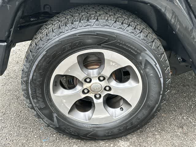 Thumbnail: 2016 Jeep Wrangler - 21