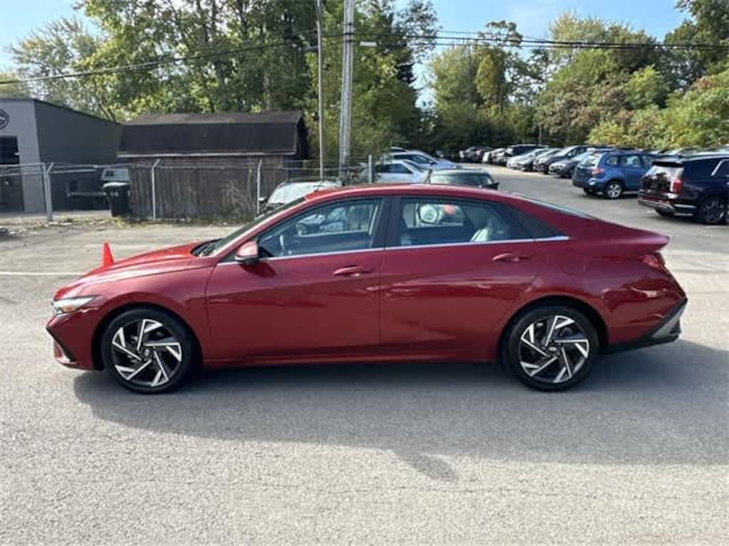 Used 2024 Hyundai Elantra Limited Sedan
