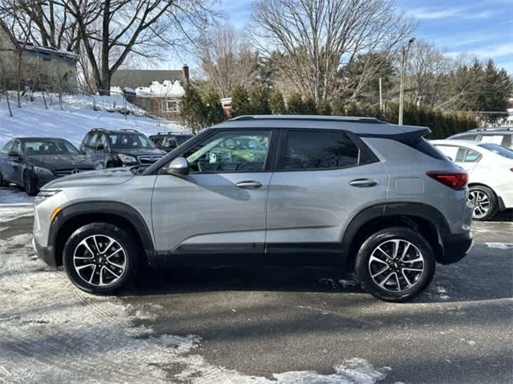 Used 2025 Chevrolet Trailblazer LT SUV