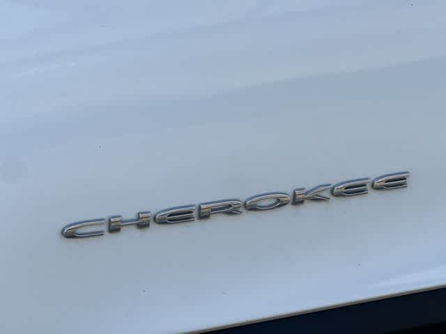 Thumbnail: 2019 Jeep Cherokee - 25