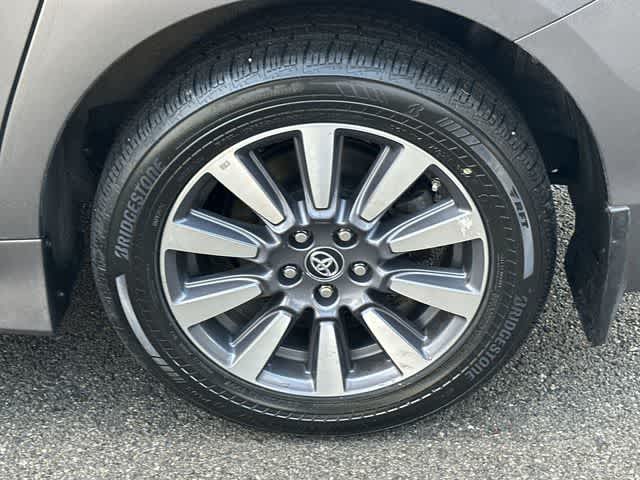 Thumbnail: 2020 Toyota Sienna - 5