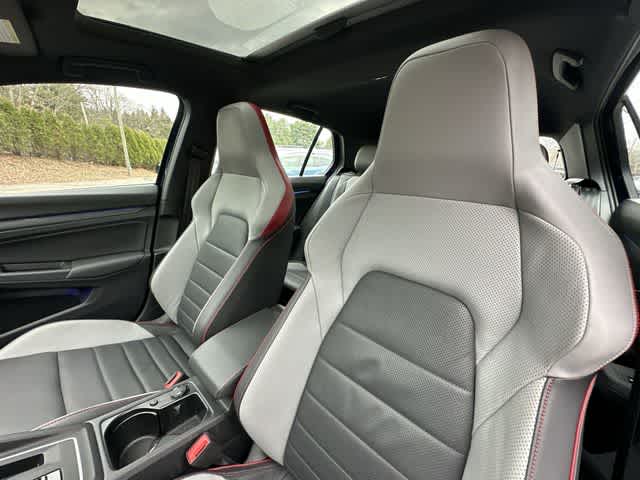 Thumbnail: 2022 Volkswagen Golf - 17