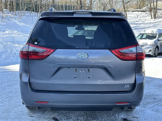 Thumbnail: 2020 Toyota Sienna - 4