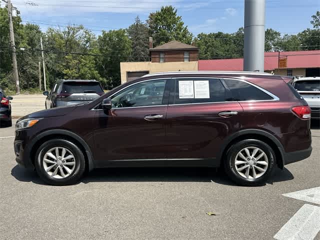 Thumbnail: 2016 Kia Sorento - 2