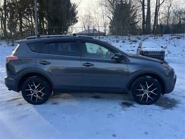 Thumbnail: 2018 Toyota RAV4 - 3