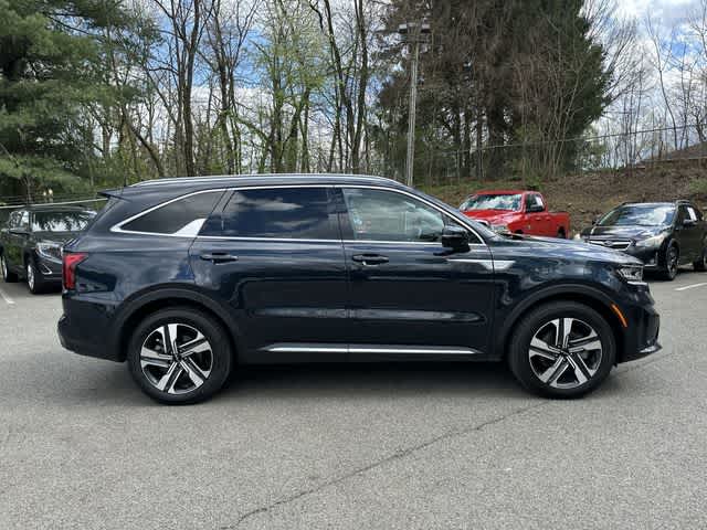 Thumbnail: 2023 Kia Sorento - 3