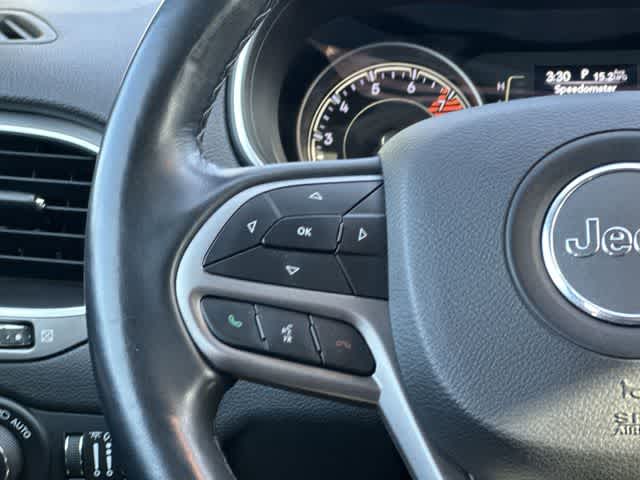 Thumbnail: 2019 Jeep Cherokee - 8