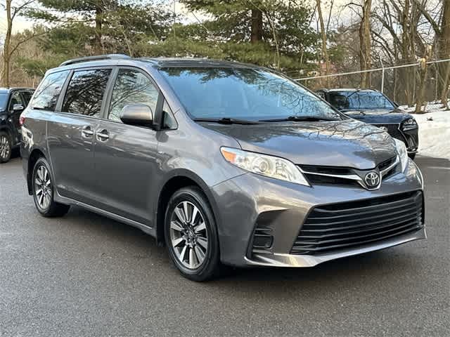Thumbnail: 2020 Toyota Sienna - 28