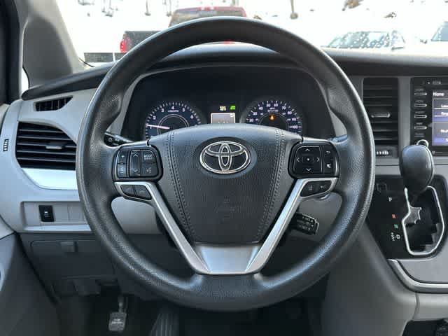 Thumbnail: 2020 Toyota Sienna - 7