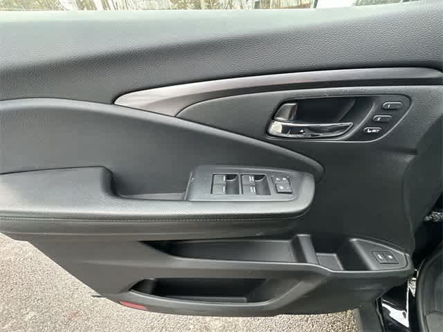 Thumbnail: 2022 Honda Pilot - 17