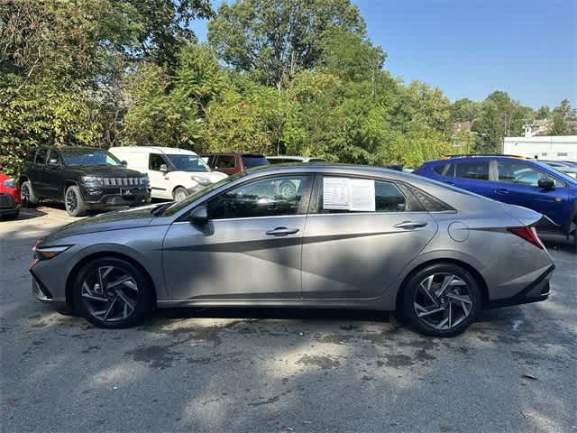 2024 Hyundai Elantra Limited photo 2