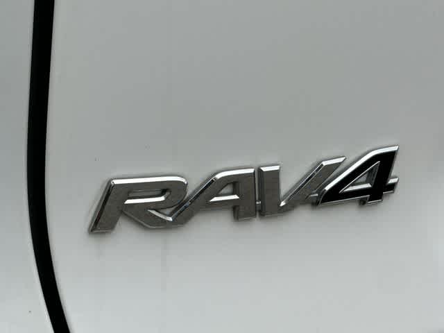 Thumbnail: 2020 Toyota RAV4 - 28