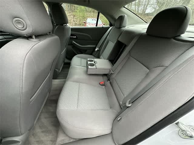 2013 Chevrolet Malibu LS 14