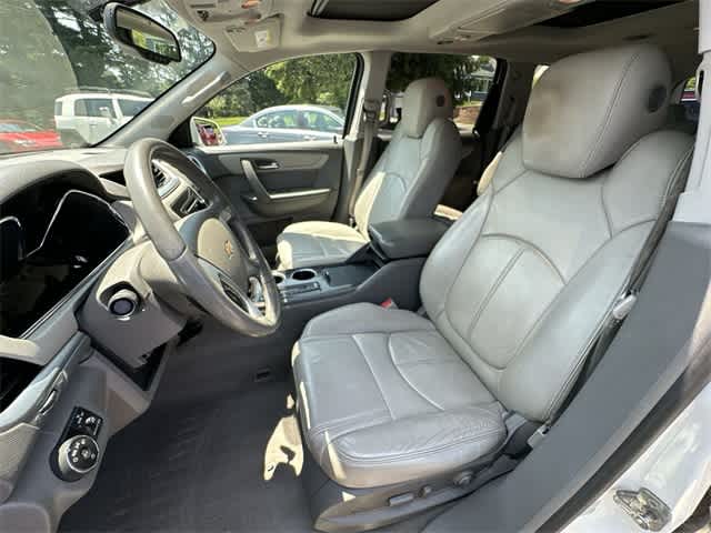 Thumbnail: 2015 Chevrolet Traverse - 16