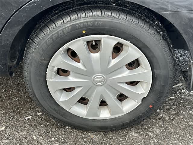 Thumbnail: 2012 Nissan Versa - 5