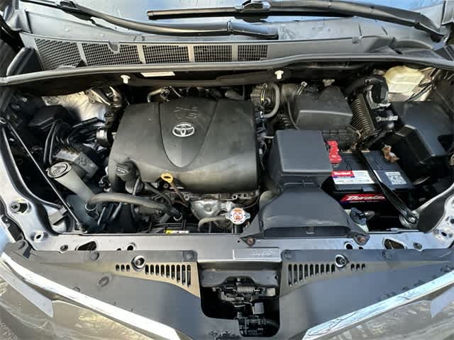 Thumbnail: 2020 Toyota Sienna - 25