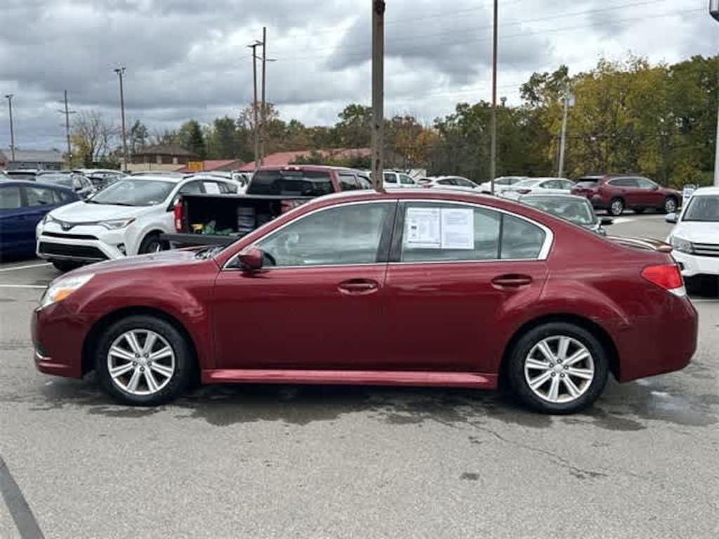 Used 2010 Subaru Legacy 2.5i Premium w/All-Weather Pkg/harman/kardon Audio Sedan